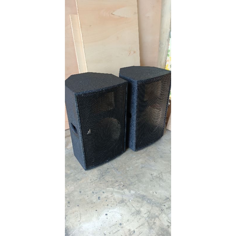 Sepasang box speaker 12 inci plus tweter