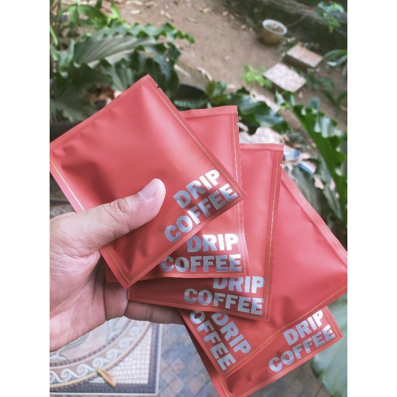 

Kopi Guse Drip Coffee Strong Wine Paket 1 Kotak Isi 5 Sachet
