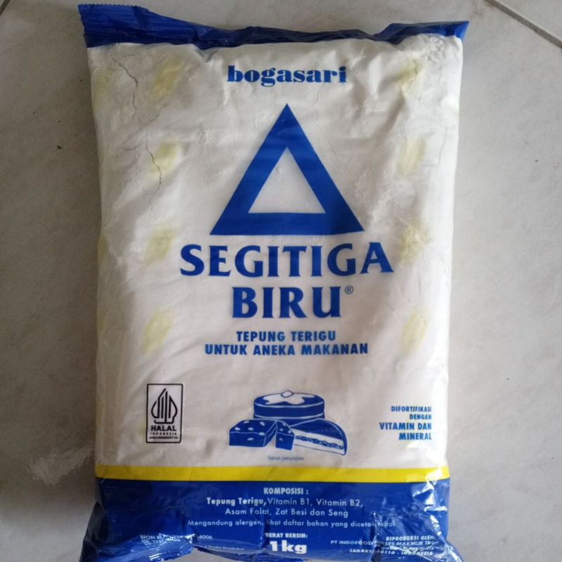 

tepung terigu segitiga biru 1kg