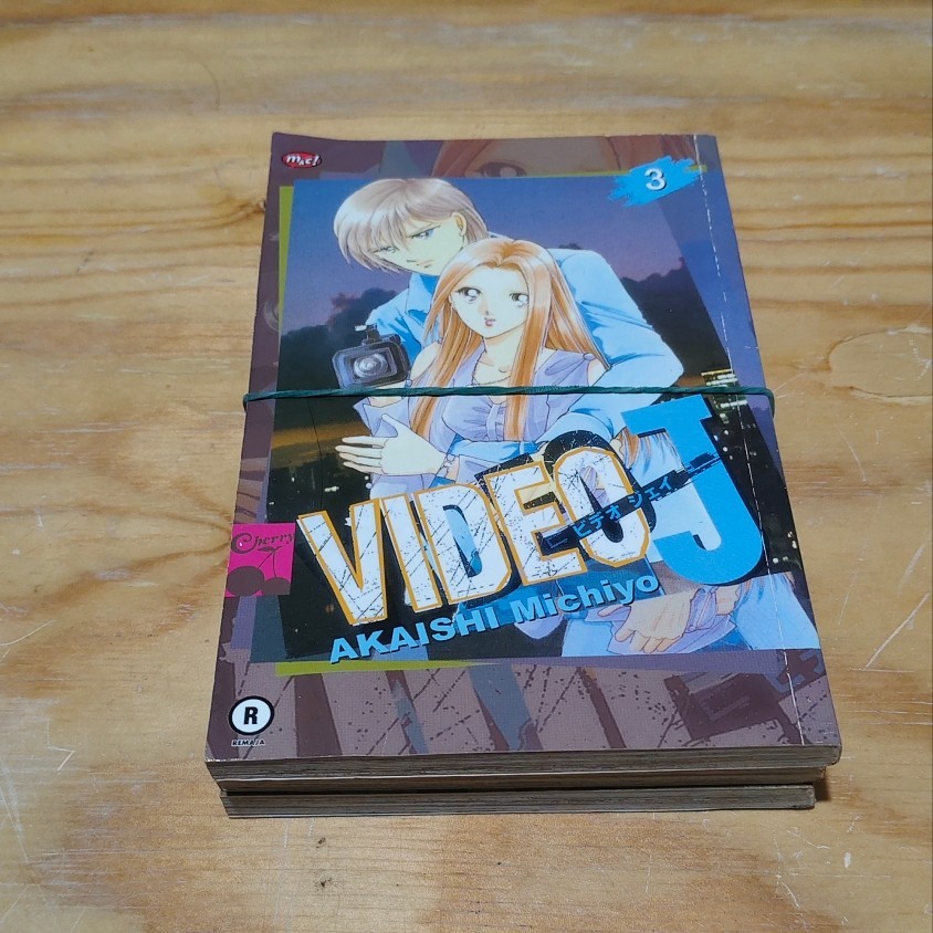 Komik Video J Bekas No.1-3
