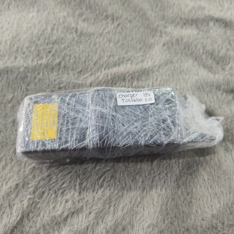 Charger Toshiba Satellite L700 L735 L740 L745 3.5A Second Original