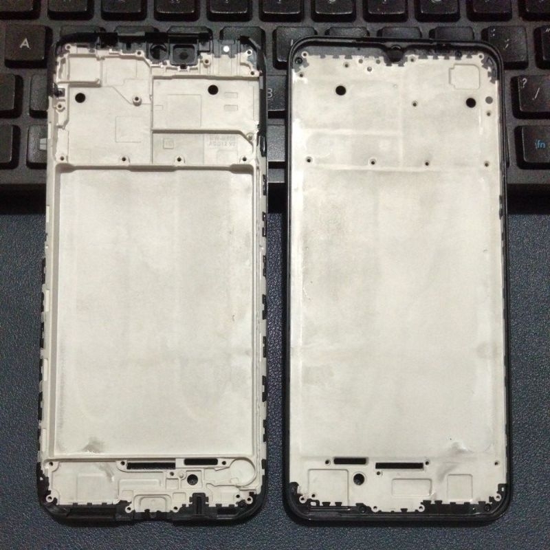 BEZZEL/TULANG TENGAH TATAKAN LCD REDMI 9A/9C/10A HITAM