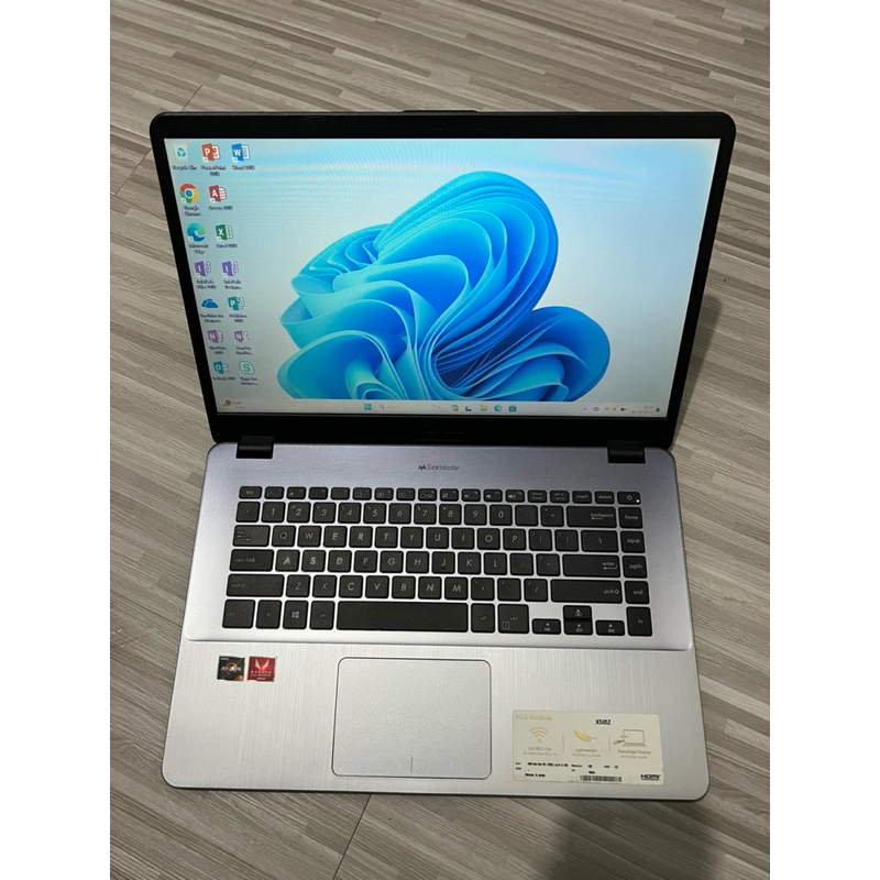 Asus Vivobook AMD Ryzen 3 12/256