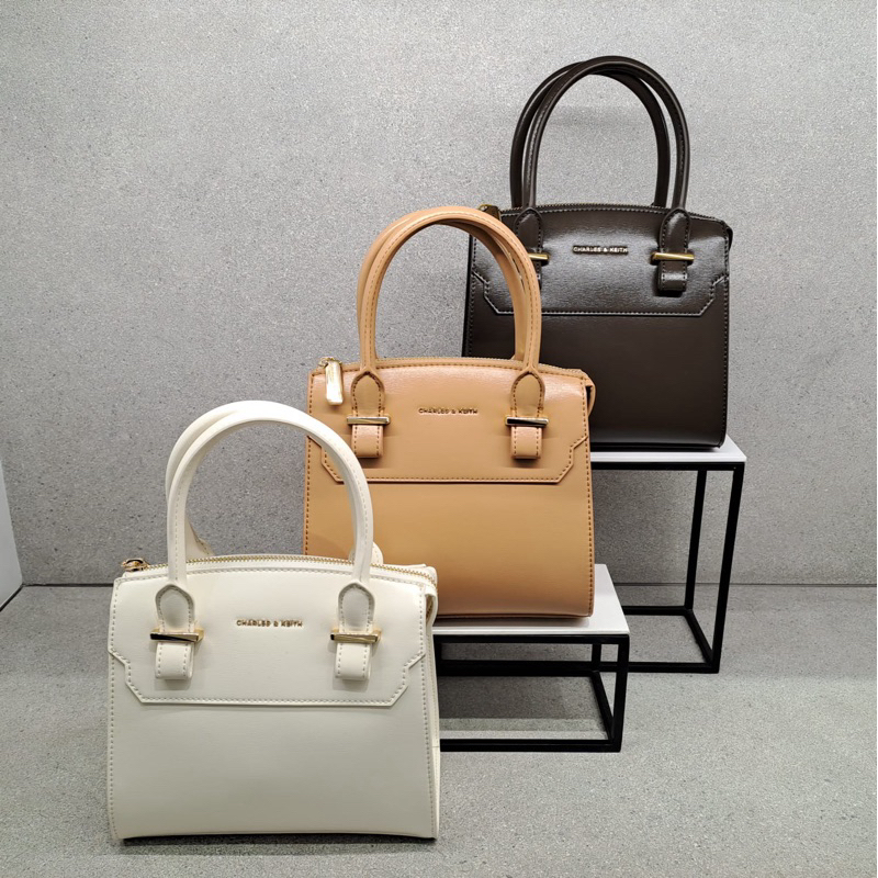 Tas wanita slempang Charles&Keith original