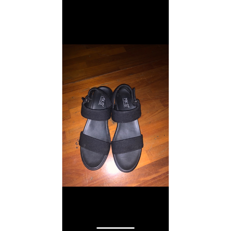 mks shoes baru beli ga kekecilan