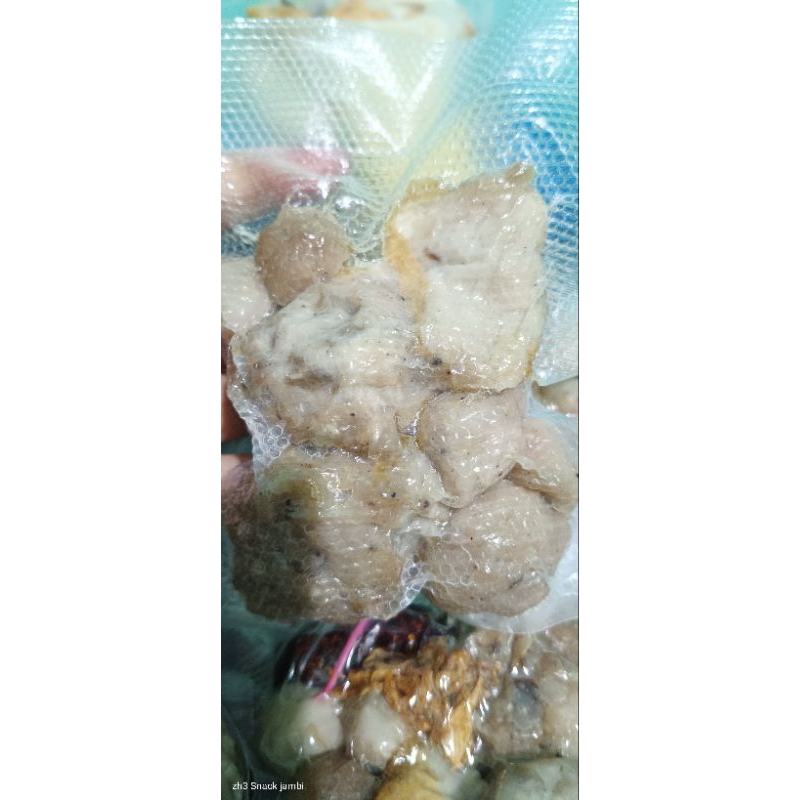 

bakso sapi+ayam( cincang kasar toping)