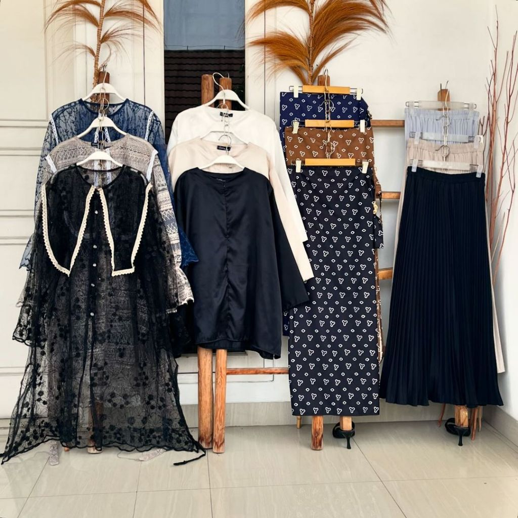 SAKHI Lace Set 3pcs (Tunic + Inner + Elegant Skirt) Leaf Series