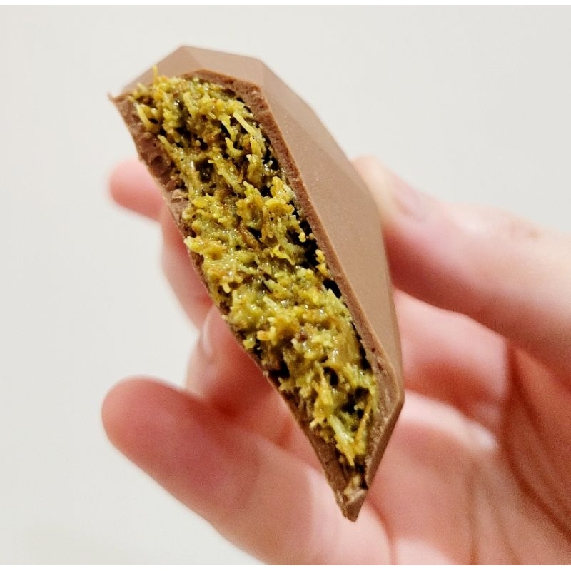 

Dubai Pistachio Kunafa Chocolate