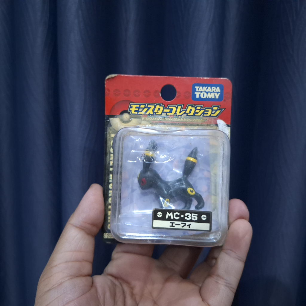 Takara Tomy Moncolle Pokemon Action Figure Umbreon Original