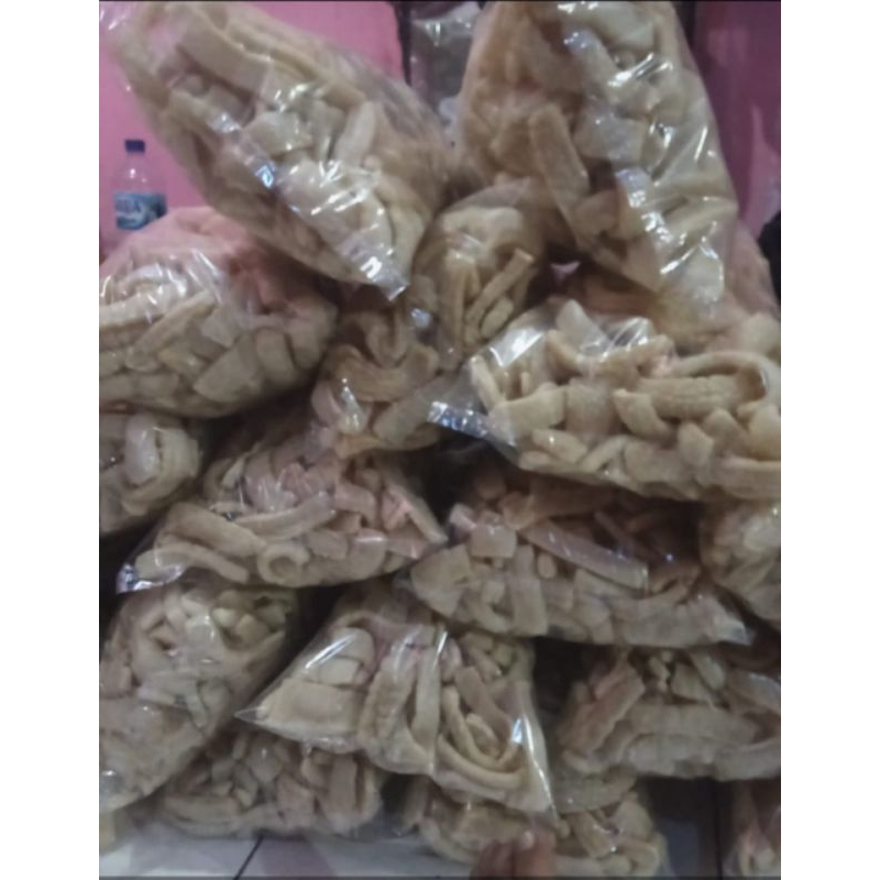 

krupuk micin/rambak/bawang_1/2 kg_setengah kilo_cocok untuk teman makan_oleh-oleh_hantaran_suguhan