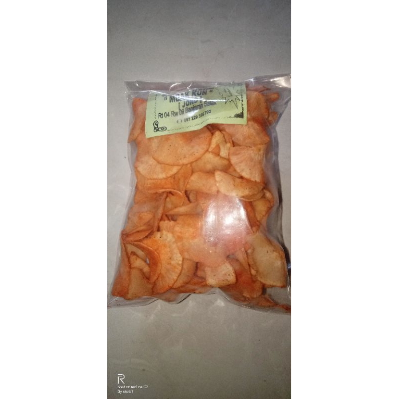 

makanan ringan kripik singkong lezat dan kriuk kriuk!