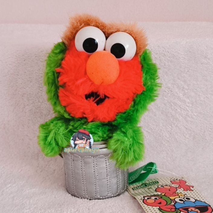 Boneka Sesame Street Elmo Costumed in Sesame Pals Oscar Mini Plush