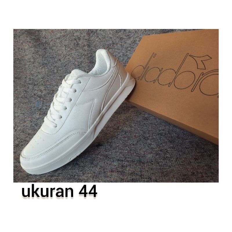 sepatu casual santai original diadora putih polos tulang hacket