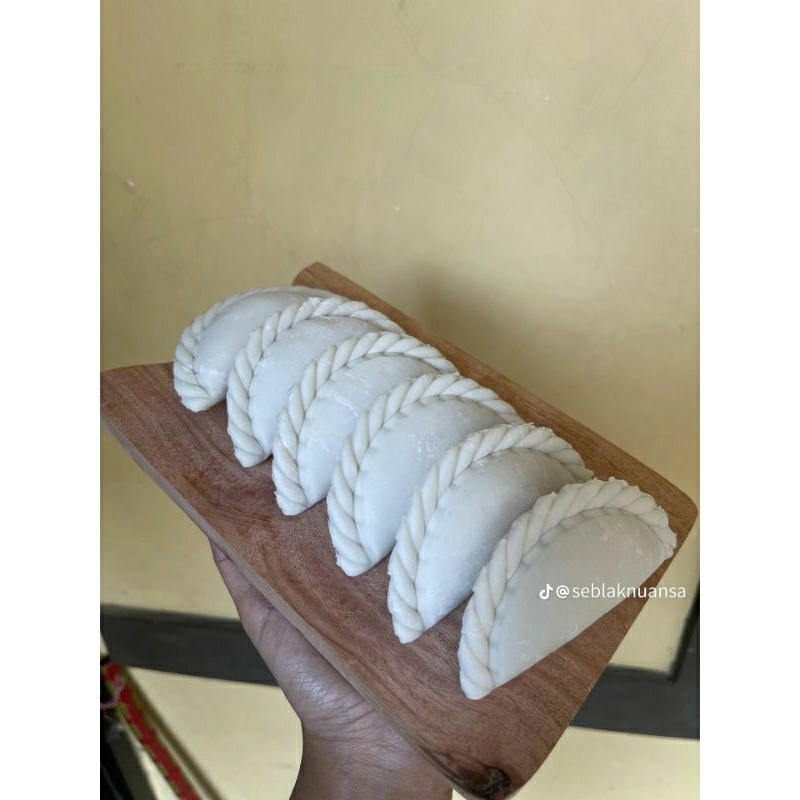 

CIRENG ISI AYAM SUWIR 10cm 1 PAK ISI 5 pcs