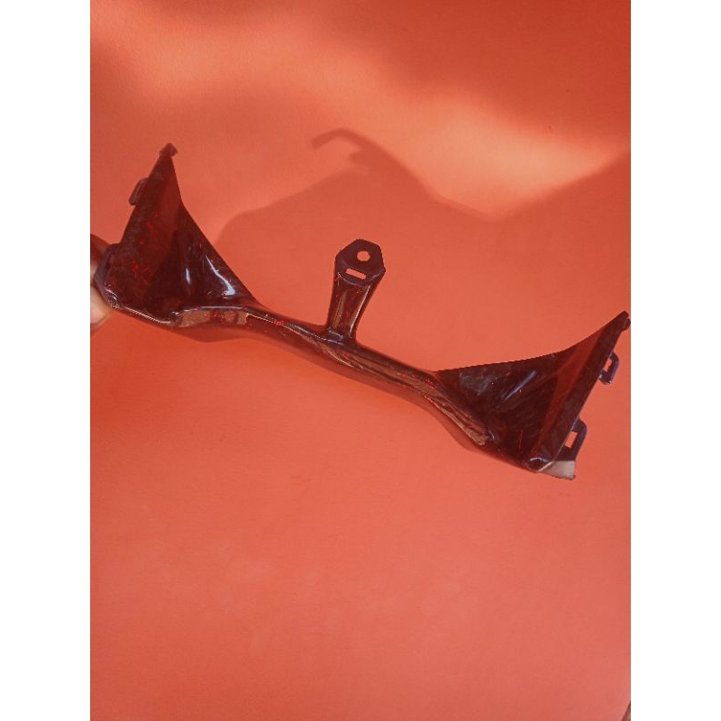 cover dagu aerox old carbon forged metalic merah