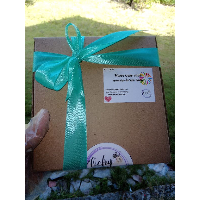 

Box Coklat Pembungkus Kado Lengkap