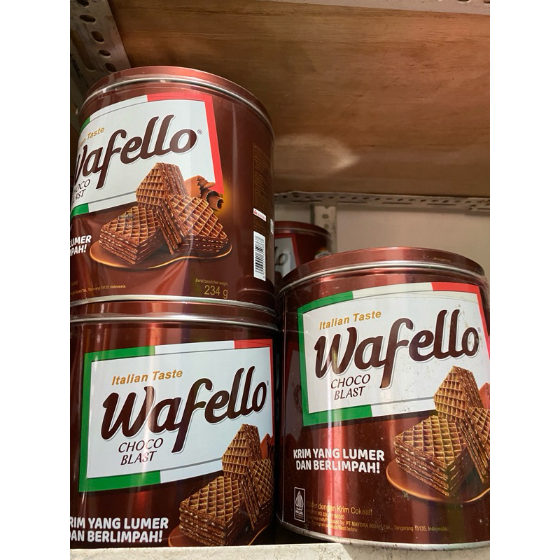 

WAFER WAFELLO CHOCO BLAST KALENG 234GR