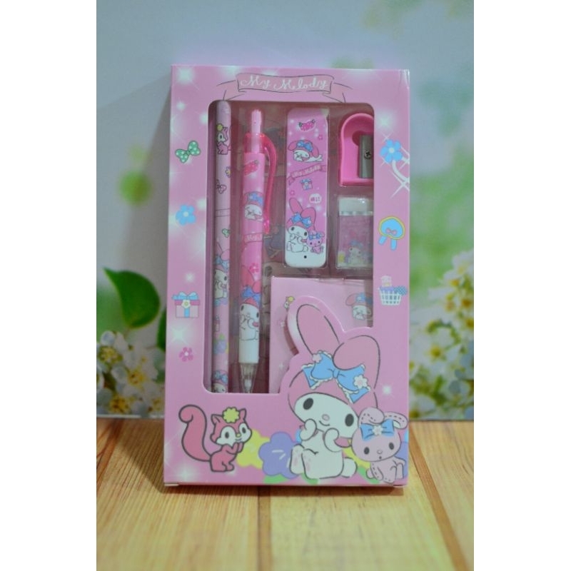 

Sanrio Pensil Set karakter cute melody, kuromi, cinnamoroll