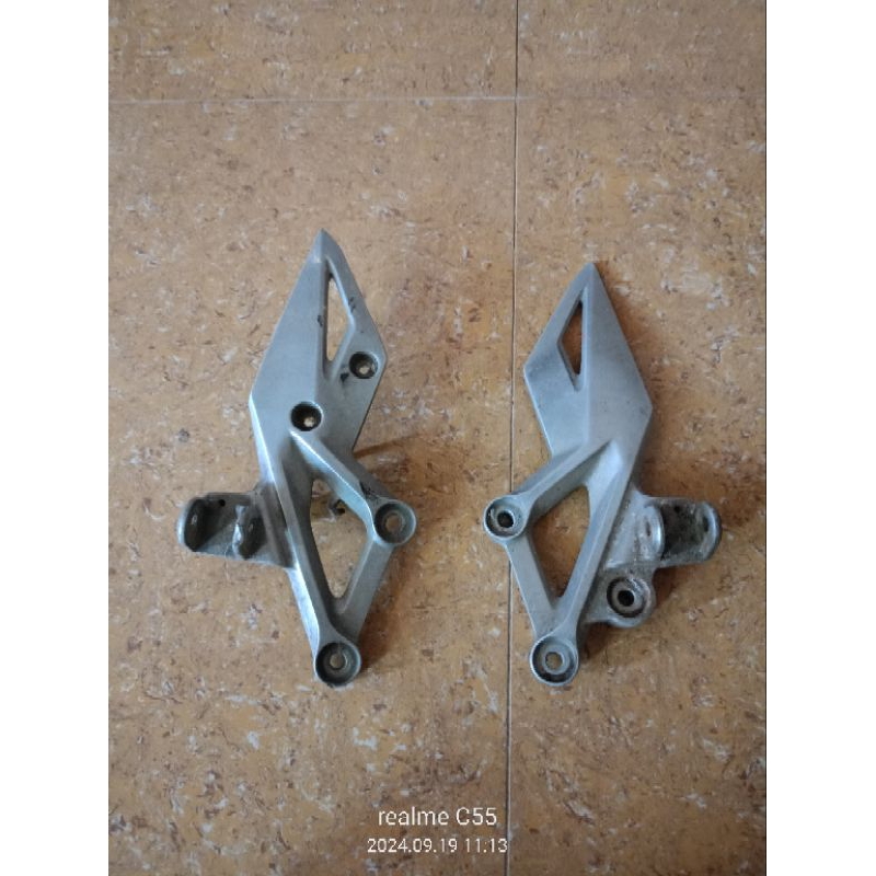 Dudukan Postep Fostep Honda CBR 150 R K45G ORI COPOTAN SECOND BEKAS