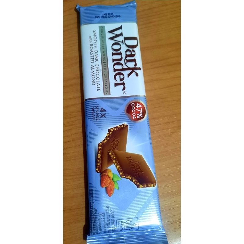 

DARK WONDER 54g with ALMOND