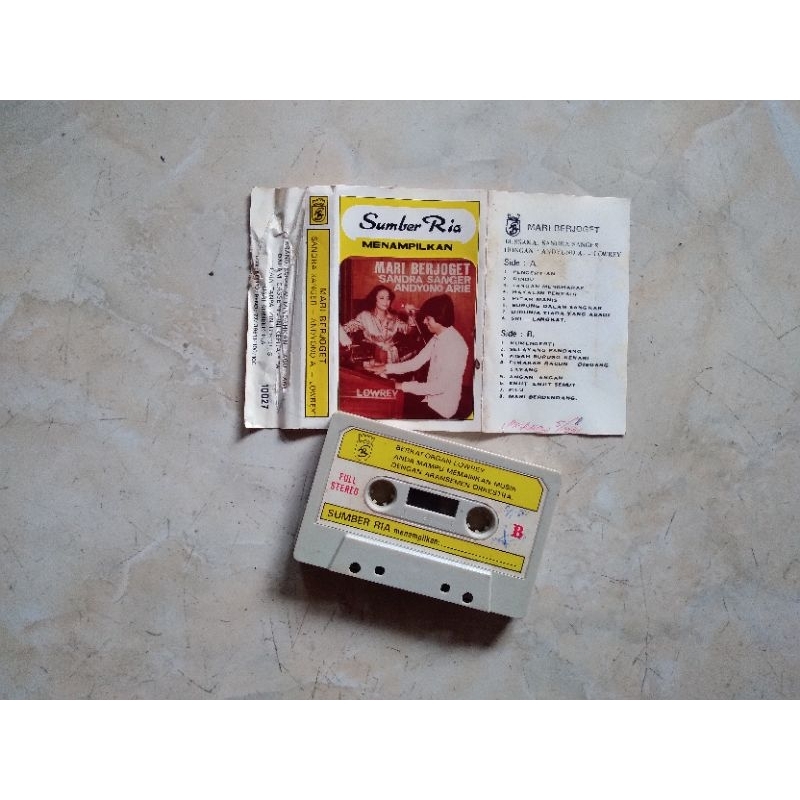 kaset pita SUMBER RIA vivi sumantri