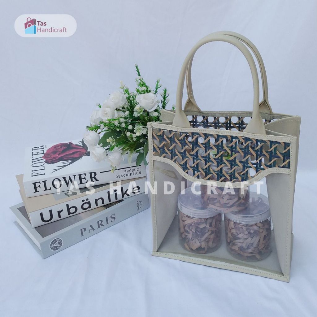 

Tas Souvenir Kelahiran Bayi Mika Kombinasi Anyaman Motif | Tas Bingkisan Wedding | Tas Hadiah Custom