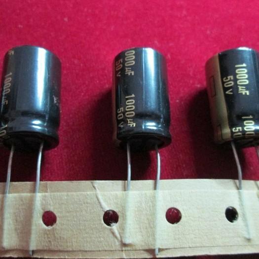 Panasonic FM 1000uF 50V Very Low Impedance Electrolytic Capacitor 105