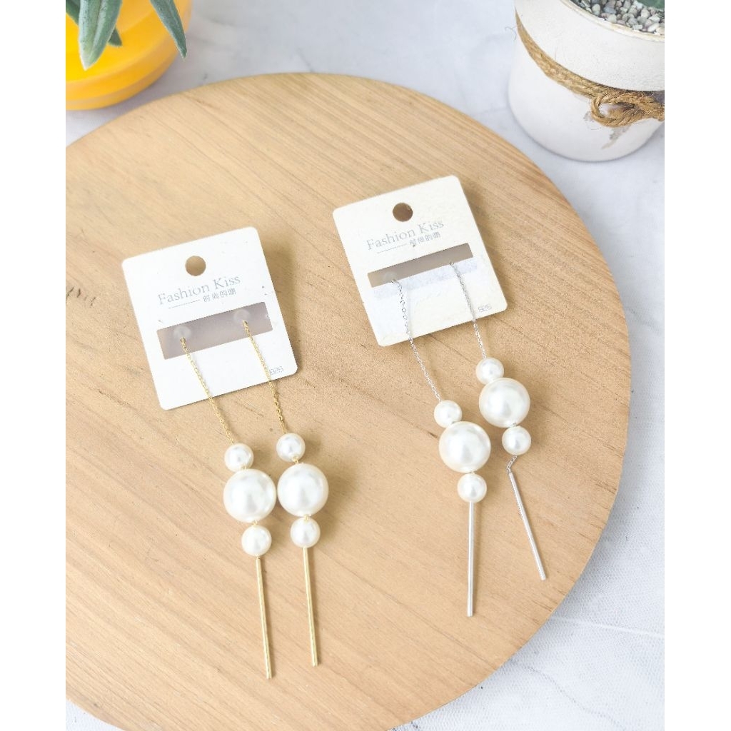 Anting mutiara panjang