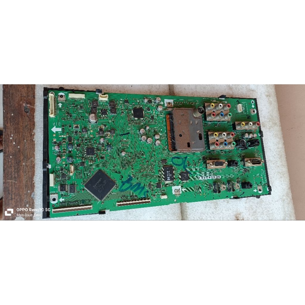 Mainboard TV LCD Sharp LC-37A33ML dengan chipset AMD 760G dan DDR memory, cocok untuk layar 37 inch