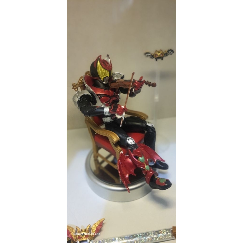 figure rise kamen rider kiva + part bangku dan biola