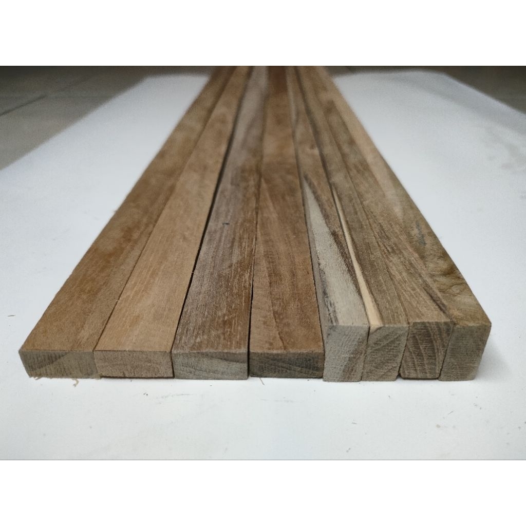 

5mm Kayu jati 0,5cm x 1cm x 5cm - 35cm lis kayu stick kayu jati, bukan jati Belanda bisa custom sesuai ukuran 0,5 cm 0.5cm 0.5 cm 5 mm 10 15 20 25 30 35 10cm 15cm 20cm 25cm 30cm creative kreatif design desain kerajinan craft sangkar burung miniatur