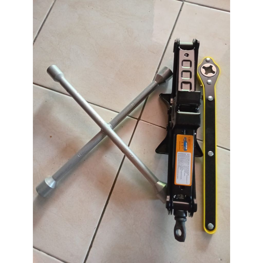 Dongkrak Jembatan Tuas Krek+Sepaket Kunci Palang