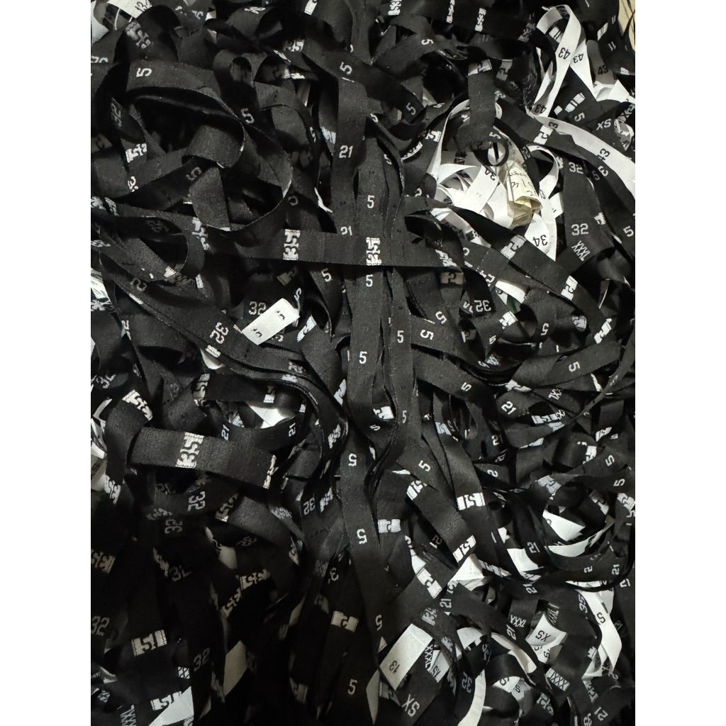 Label Size Bordir Woven @1 Roll (100pcs)Putih hitam Label Size Angka Huruf Ukuran Pakaian Jahit