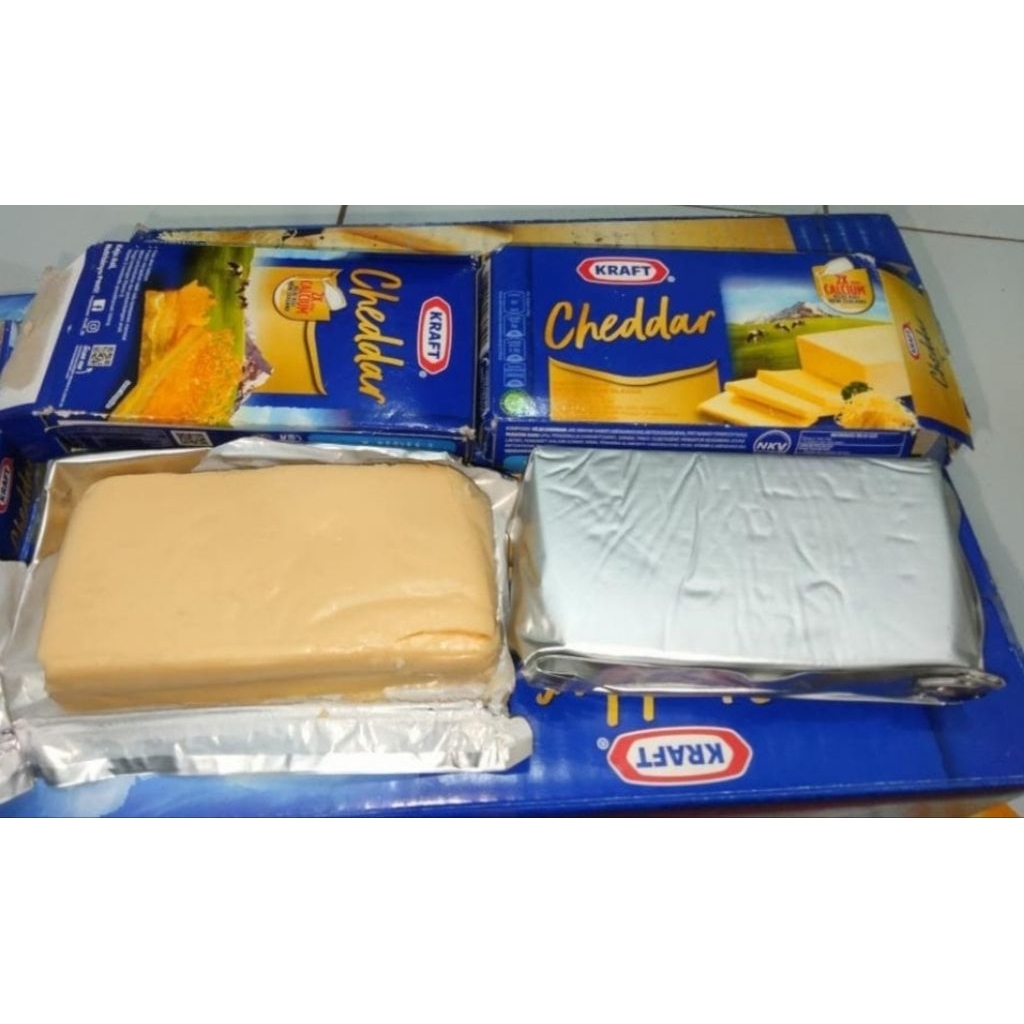 

Keju KRAFT Cheddar 165 gram kemasan Foil. Non Dus. Keju Parut. Keju Batang. Expire Februari thn 2026