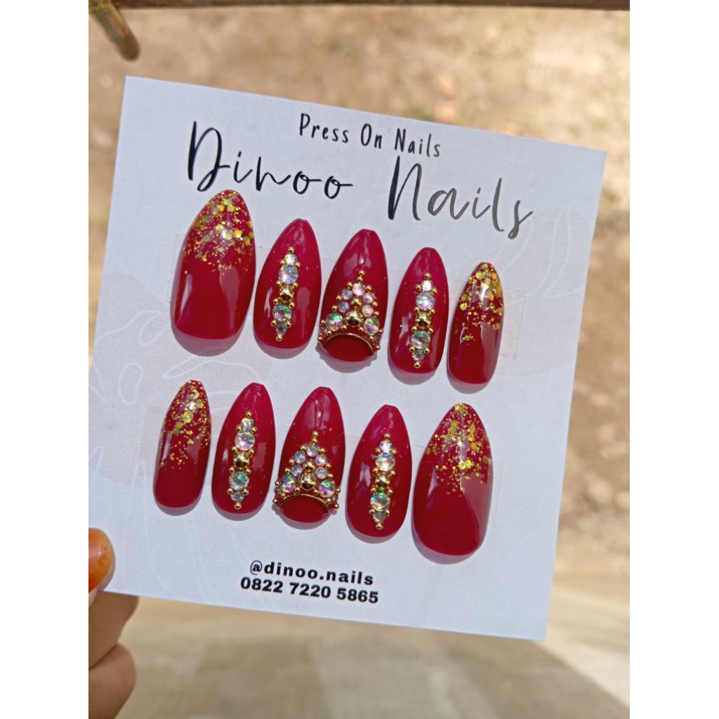 Kuku palsu wedding maroon