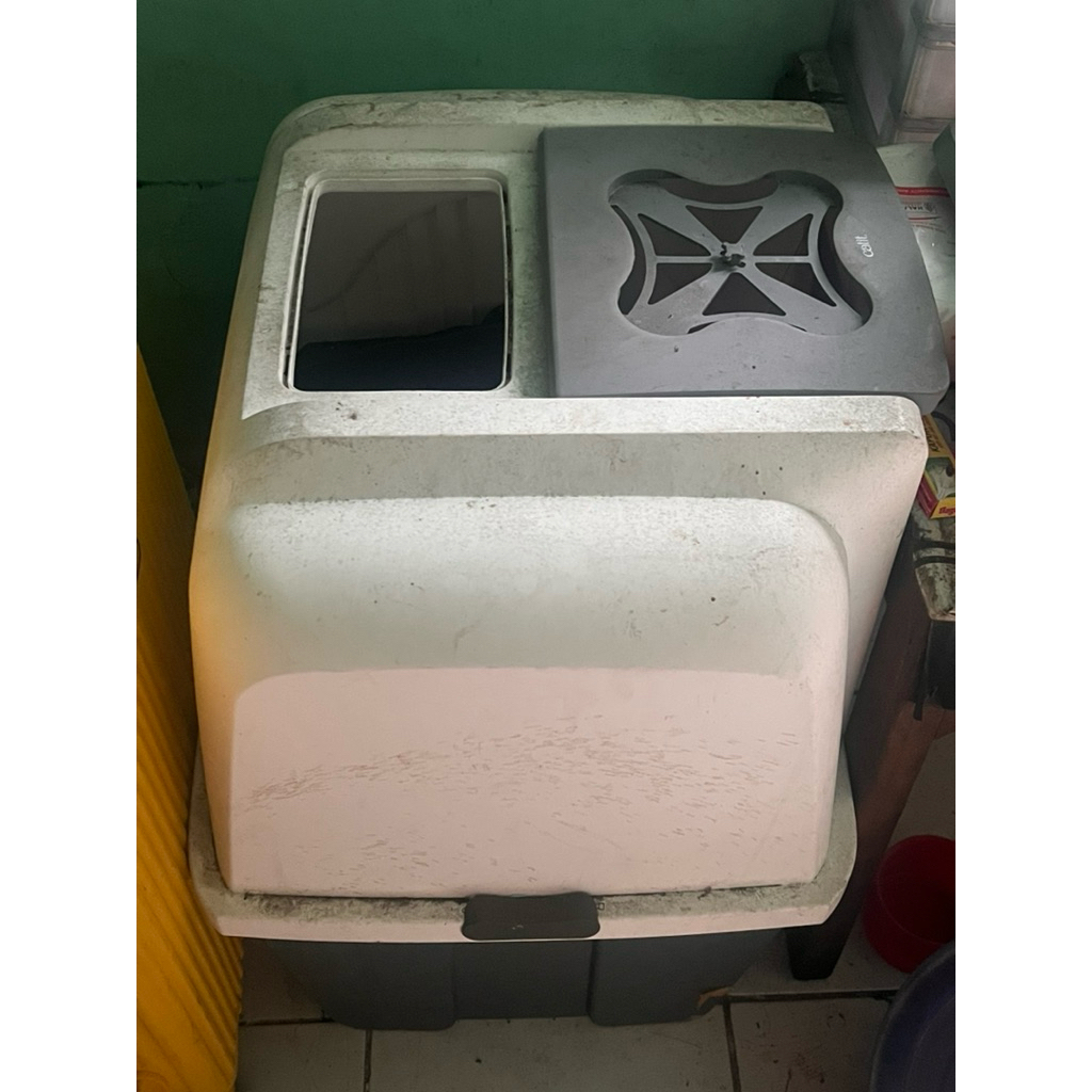 TOILET KUCING SEMI OTOMATIS