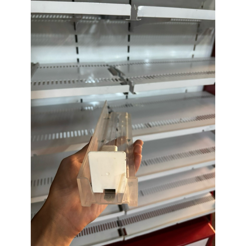 

pusher rokok akrilik/jepitan rokok