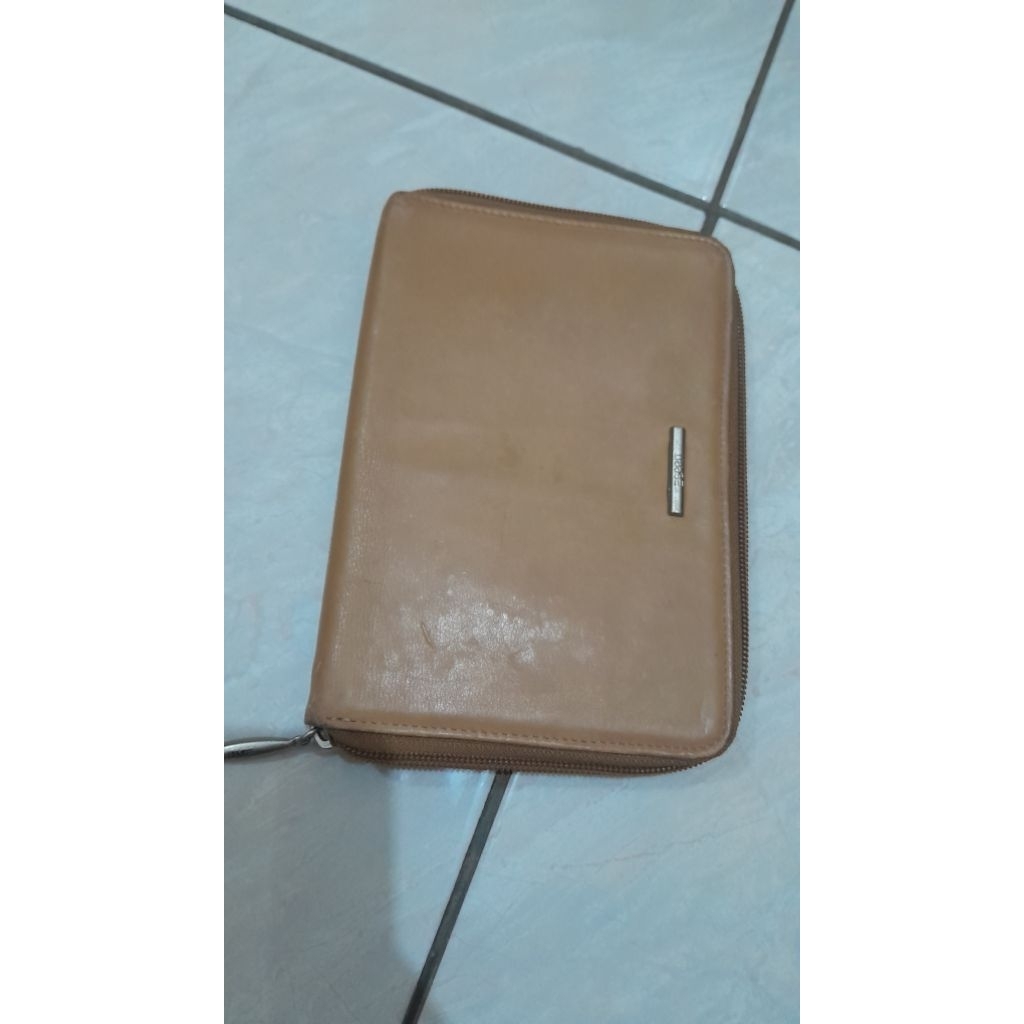 dompet esprit coklat muda (preloved)