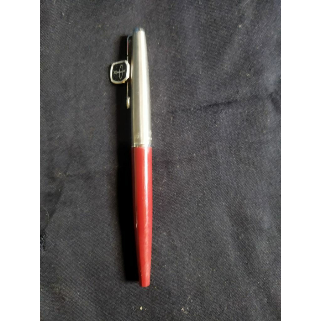

vintage fountain pen Parker 45 red 15 karat