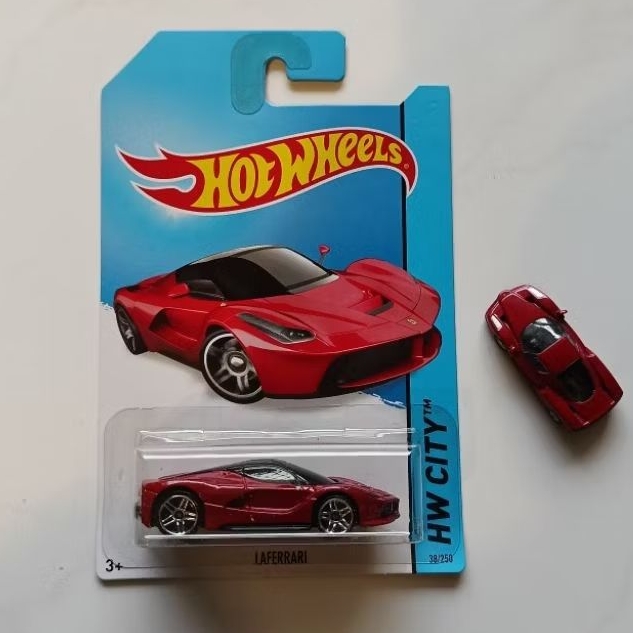 Hot Wheels Ferrari Laferrari Red