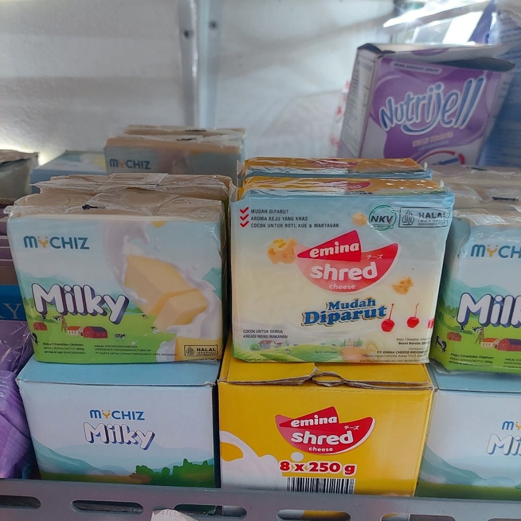 

Keju parud/my cheez milky 250gr/ emina shared cheese 250gr