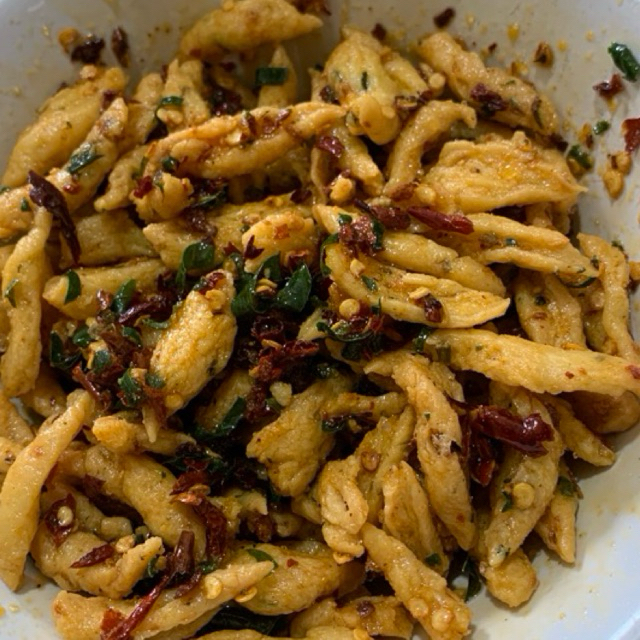 

Kue Bawang Gunting Spicy