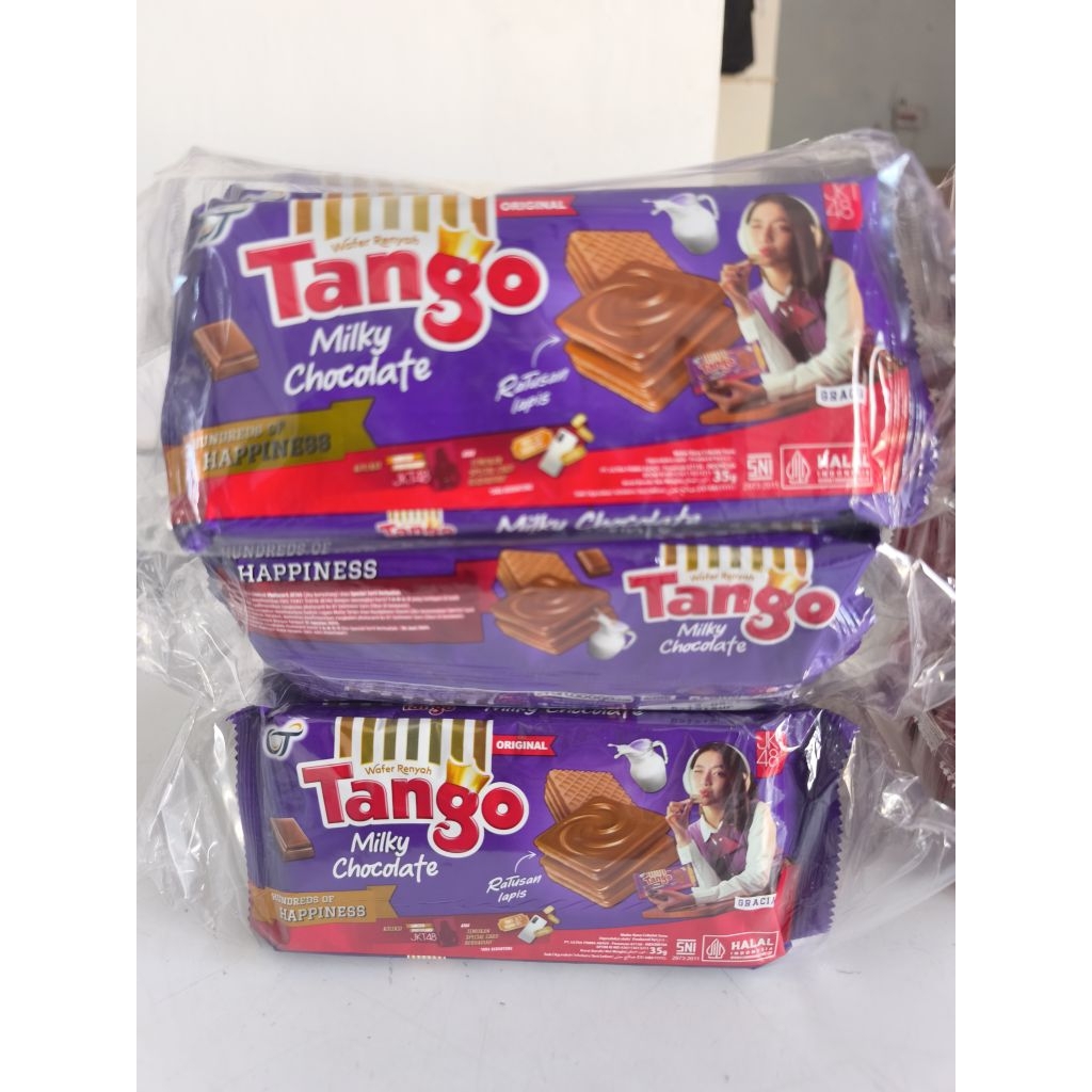 

Tango Wafer Royal Chocolate Milky Chocolate Sassy Strawberry Black And Pink 35 gr x 10 pcs