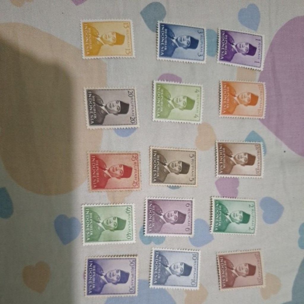 

perangko kuno presiden Soekarno 1951-1952...isi 15 pc