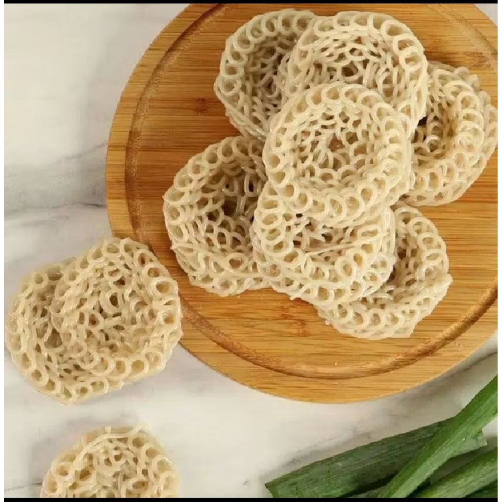 

KERUPUK MAWAR PUTIH JUMBO MENTAH KERUPUK 1KG RASA BAWANG