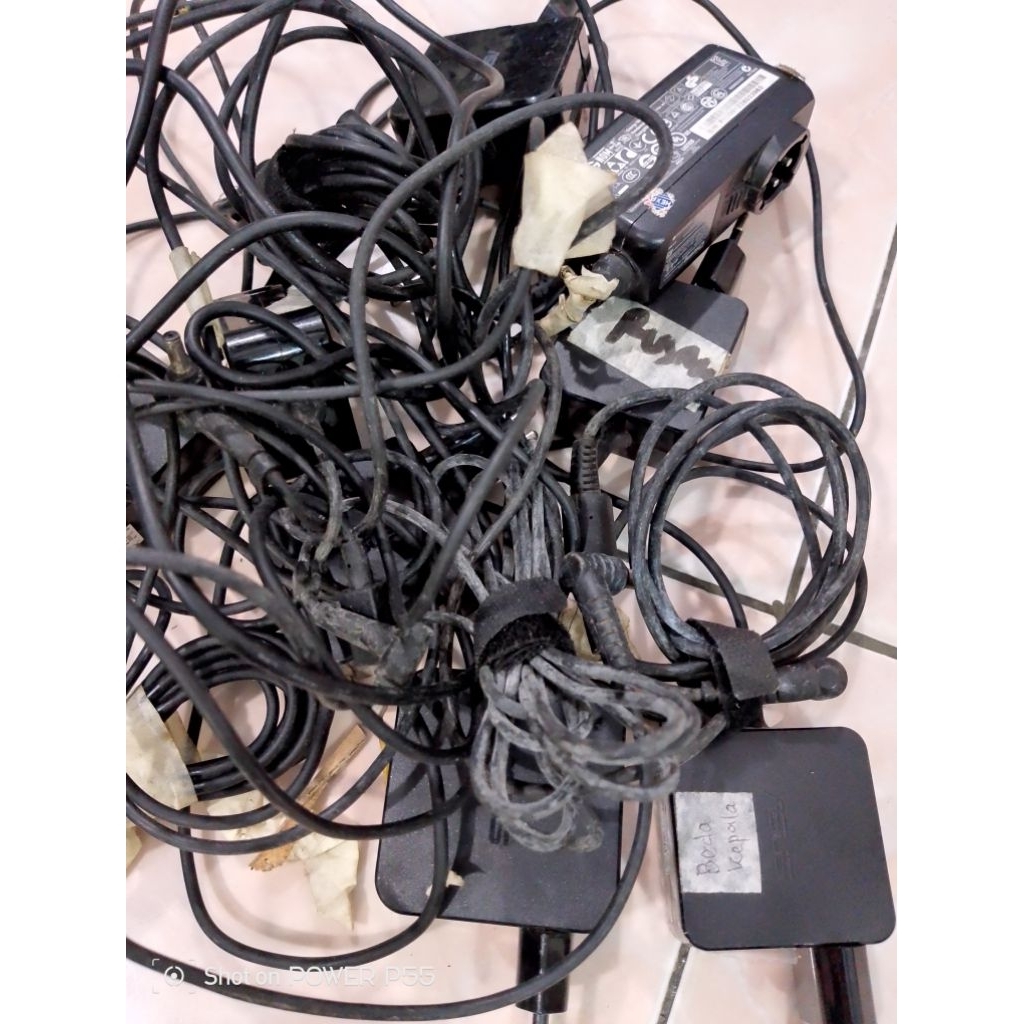 Charger Laptop Rusak