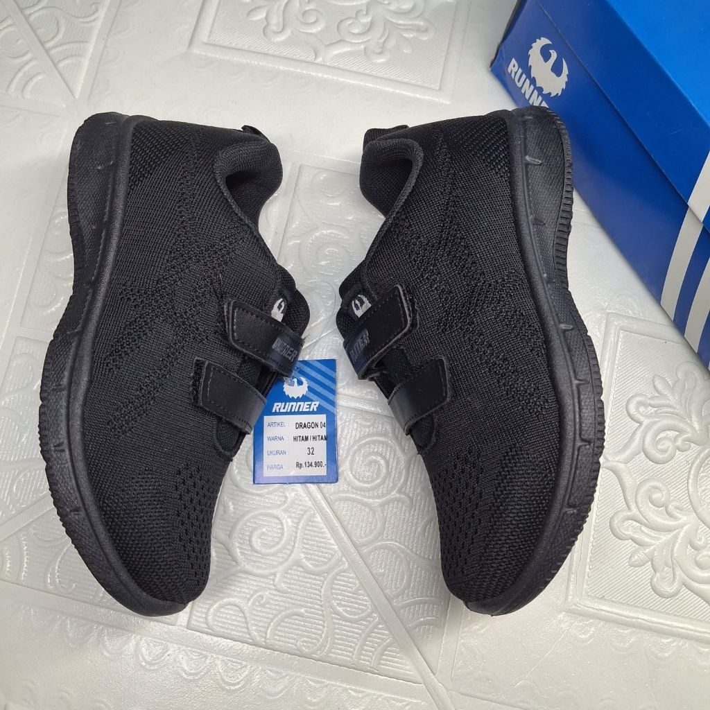Sepatu sekolah Runner anak 29/32