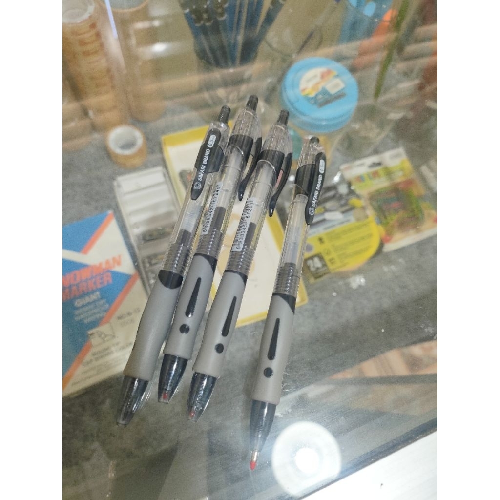 

jual rugi bolpoin / pena hitam safari brand 0,5mm