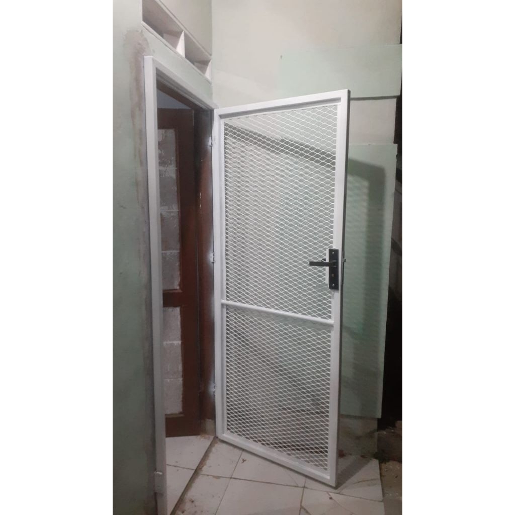 jendela dan pintu tralis