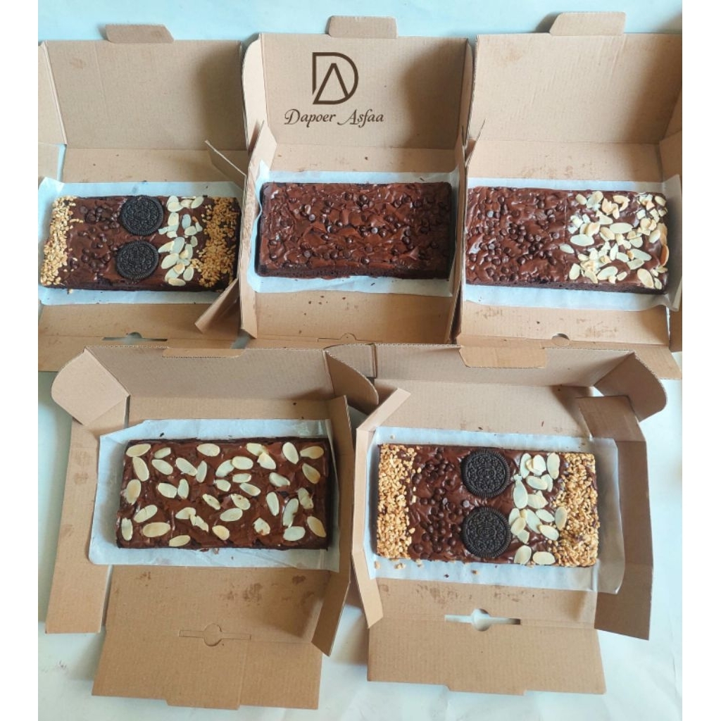 

Fudgy brownies uk.20X10